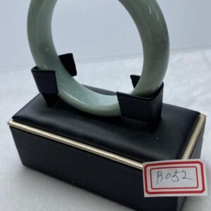 B052 天然A貨翡翠手鐲・玉鐲・56.5圍・實物拍攝・附鑑定證書