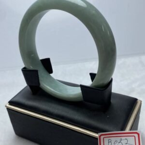 B052 天然A貨翡翠手鐲・玉鐲・56.5圍・實物拍攝・附鑑定證書