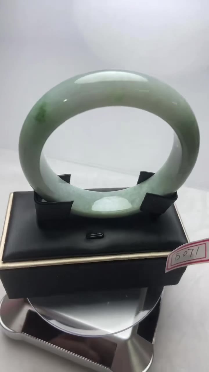 B071 天然A貨翡翠手鐲・玉鐲・57.2圍・實物拍攝・附鑑定證書 - Image 8
