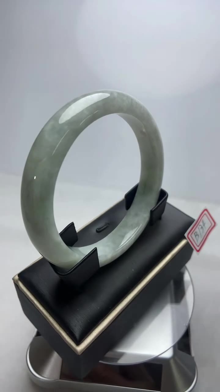 B134 天然A貨翡翠手鐲・玉鐲・59.6圍・實物拍攝・附鑑定證書 - Image 9