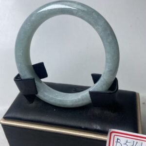 B541 天然A貨翡翠手鐲・玉鐲・54.5圍・實物拍攝・附大陸鑑定證書
