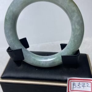 B542 天然A貨翡翠手鐲・玉鐲・54.4圍・實物拍攝・附大陸鑑定證書