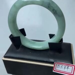 B544 天然A貨翡翠手鐲・玉鐲・54.8圍・實物拍攝・附大陸鑑定證書