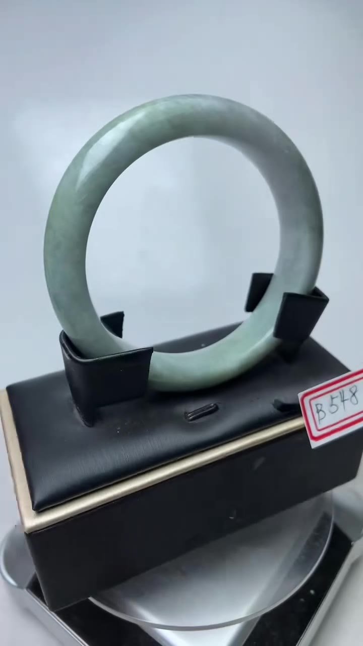B548 天然A貨翡翠手鐲・玉鐲・54.9圍・實物拍攝・附大陸鑑定證書 - Image 6