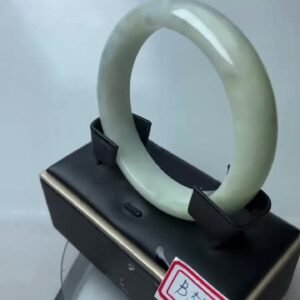 B549 天然A貨翡翠手鐲・玉鐲・54.9圍・實物拍攝・附大陸鑑定證書