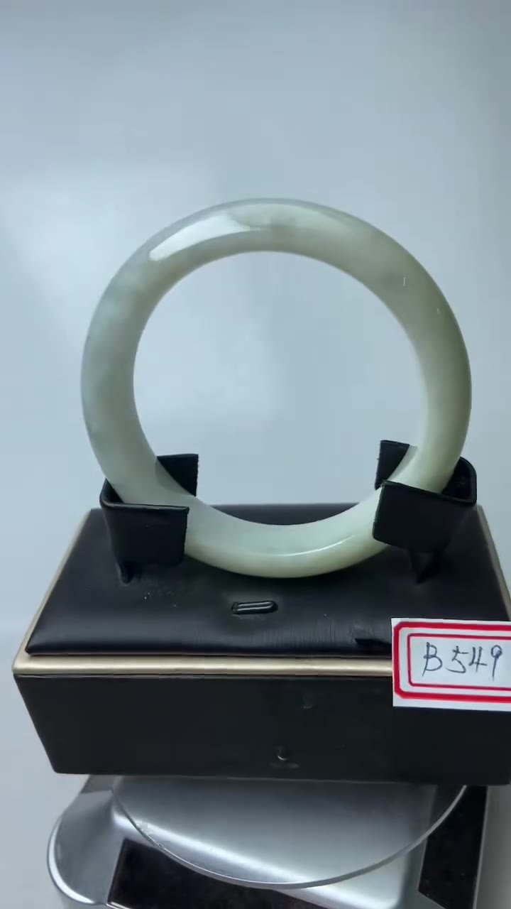 B549 天然A貨翡翠手鐲・玉鐲・54.9圍・實物拍攝・附大陸鑑定證書 - Image 6