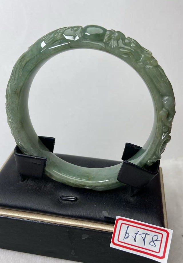 古代女生為什麼要戴手鐲？玉鐲的意義、傳說與現代傳承